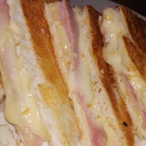 Sándwich de Jamón y Queso